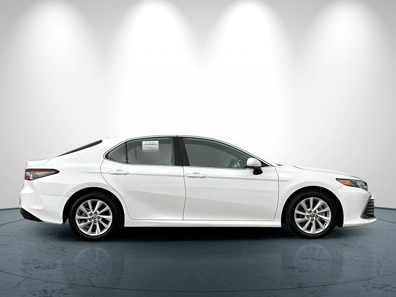 Used 2024 Toyota Camry LE image 3
