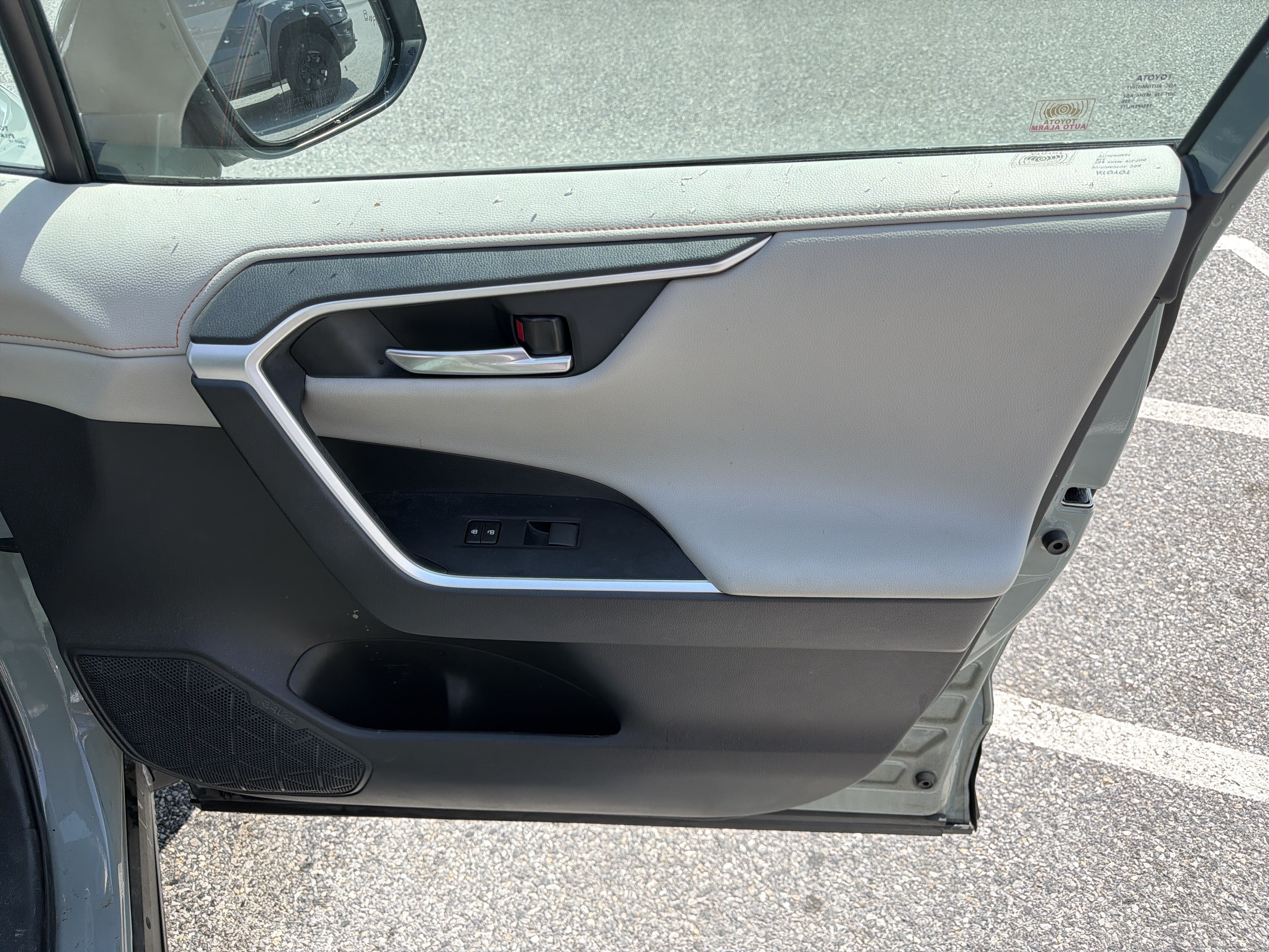 Used 2019 Toyota RAV4 Adventure AWD/4WD image 23