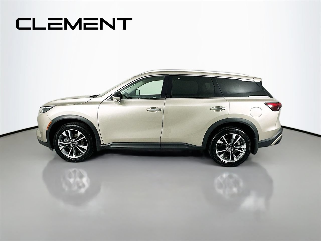 Used 2023 INFINITI QX60 Luxe w/ Vision Package AWD/4WD image 6