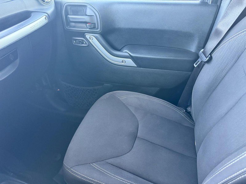 Used 2016 Jeep Wrangler Unlimited Sahara w/ Connectivity Group image 21