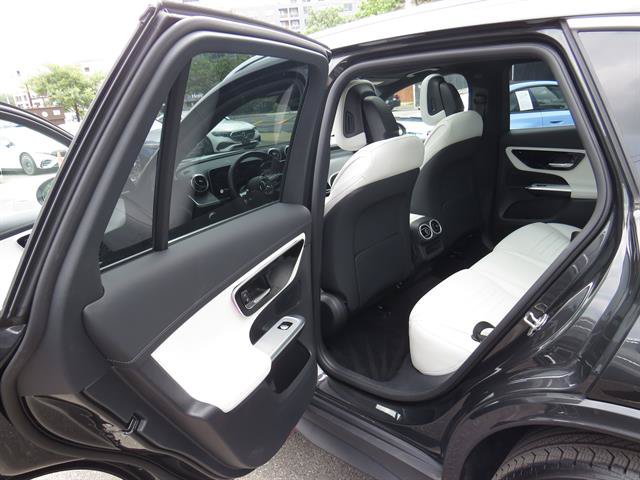 Used 2026 Mercedes-Benz GLC 350e 4MATIC image 21