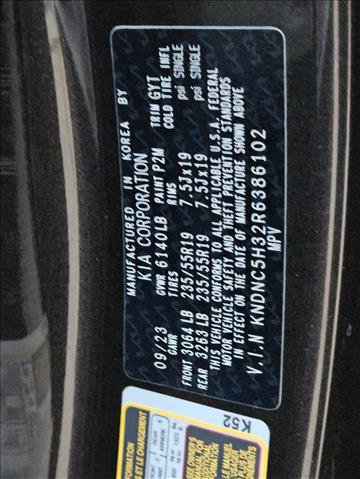 Used 2024 Kia Carnival EX image 20