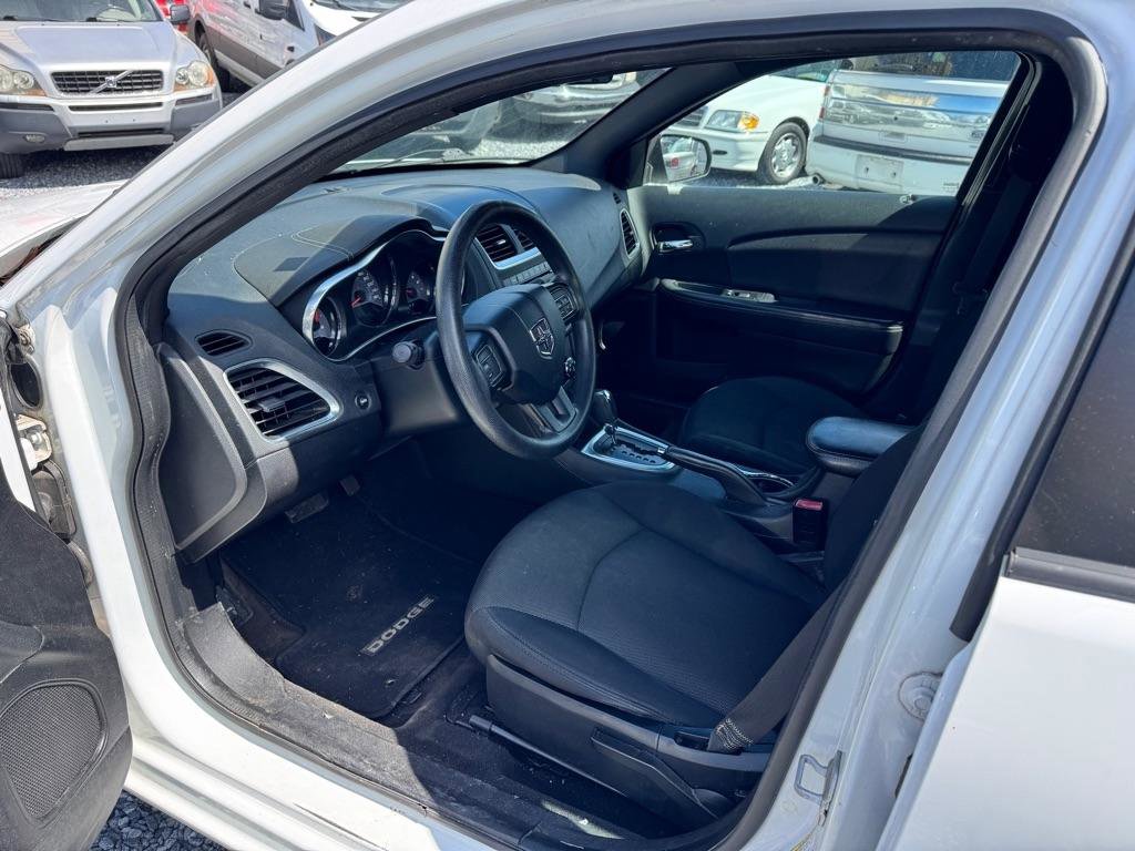 Used 2013 Dodge Avenger SE FWD image 8