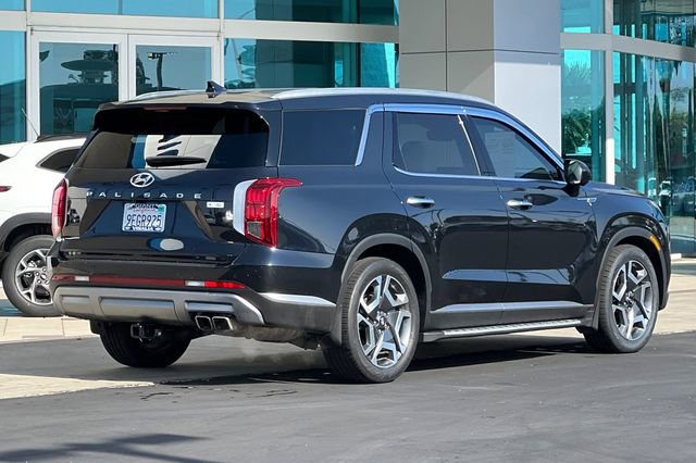 Used 2023 Hyundai Palisade SEL w/ Premium Package FWD image 4