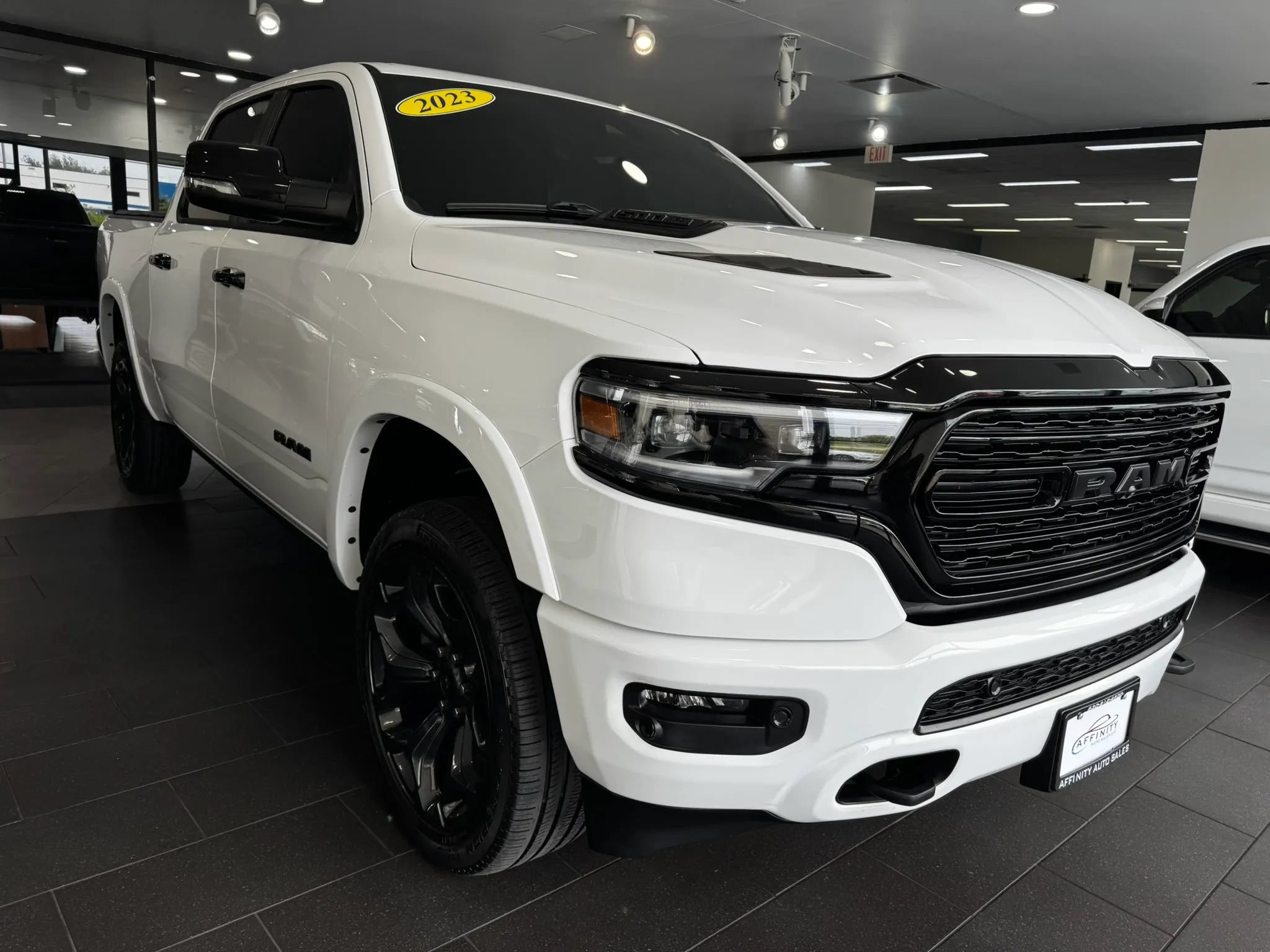 Used 2023 RAM 1500 Limited AWD/4WD image 6