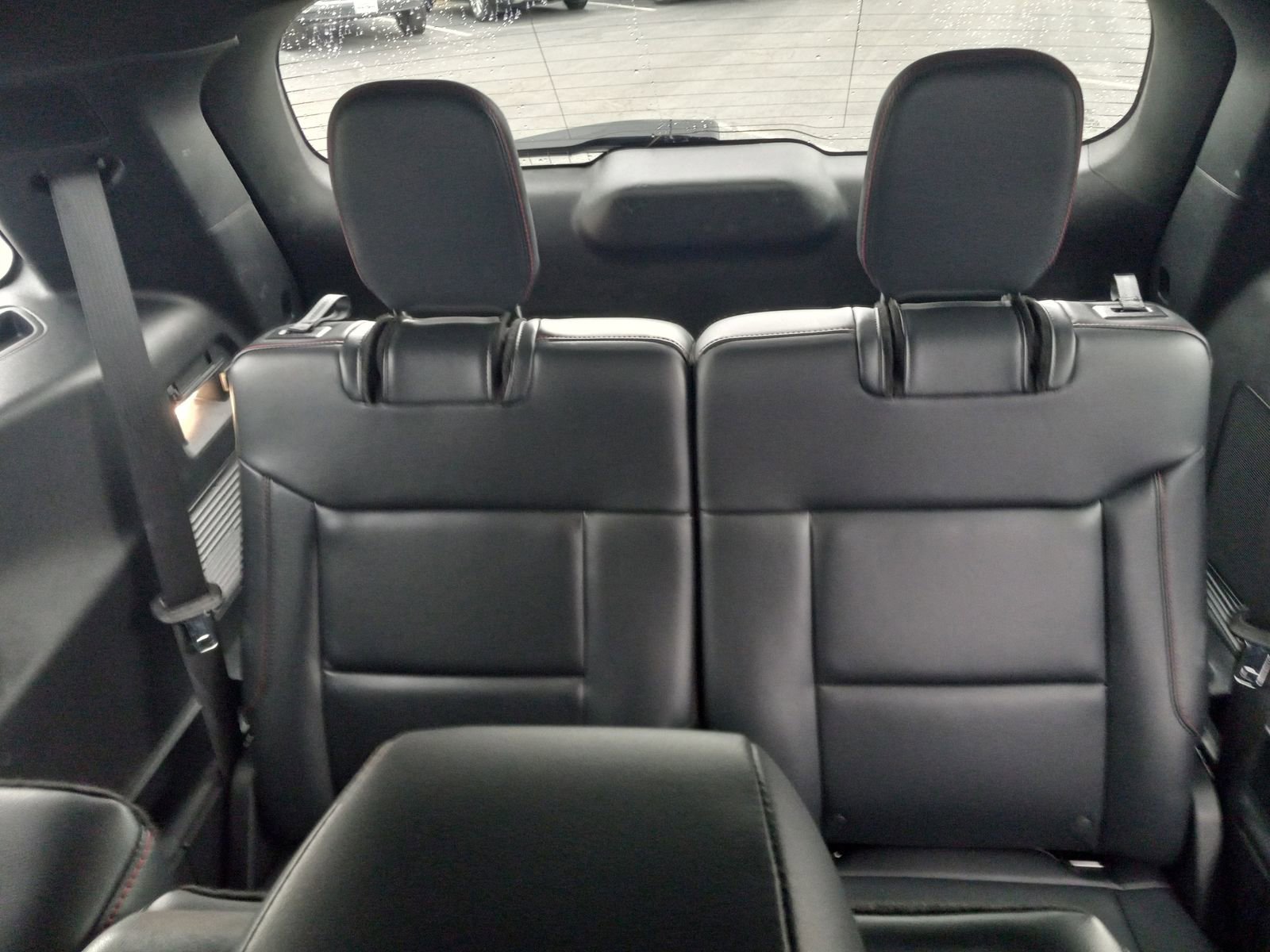 Used 2025 Ford Explorer ST-Line w/ ST-Line Street Pack image 16