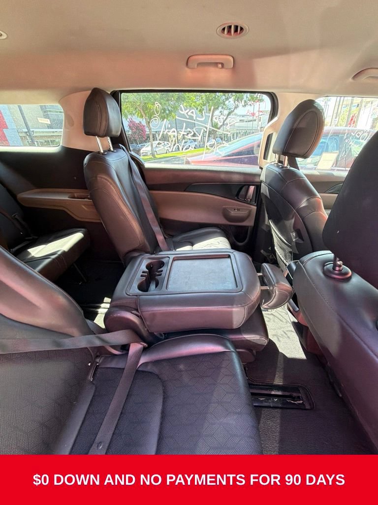 Used 2025 Kia Carnival FWD image 10