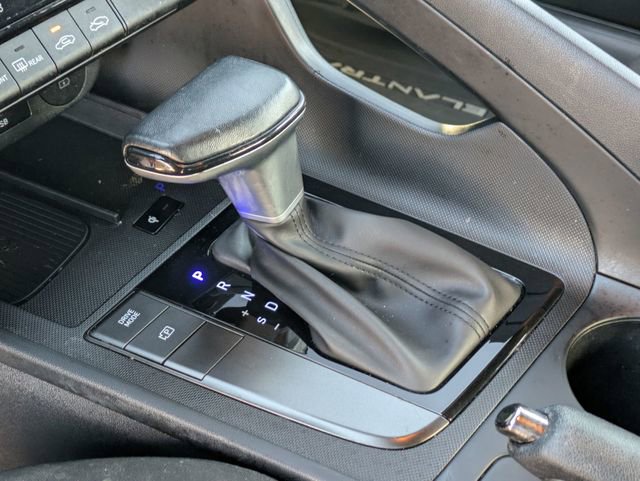 Used 2025 Hyundai Elantra Sport image 23