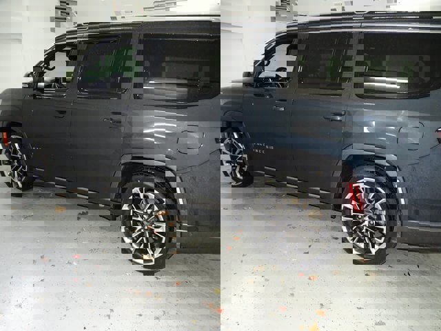 Used 2022 Jeep Wagoneer Series III w/ Premium Group I image 19