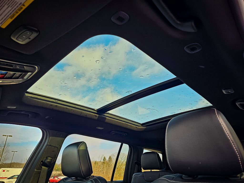 New 2025 Jeep Grand Cherokee L Limited w/ Black Appearance Package image 34