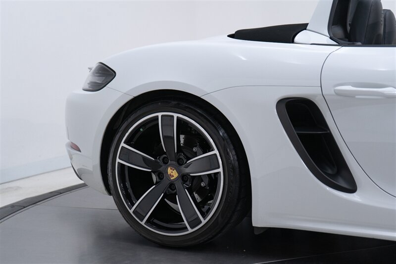 Used 2023 Porsche 718 Boxster GTS RWD image 28