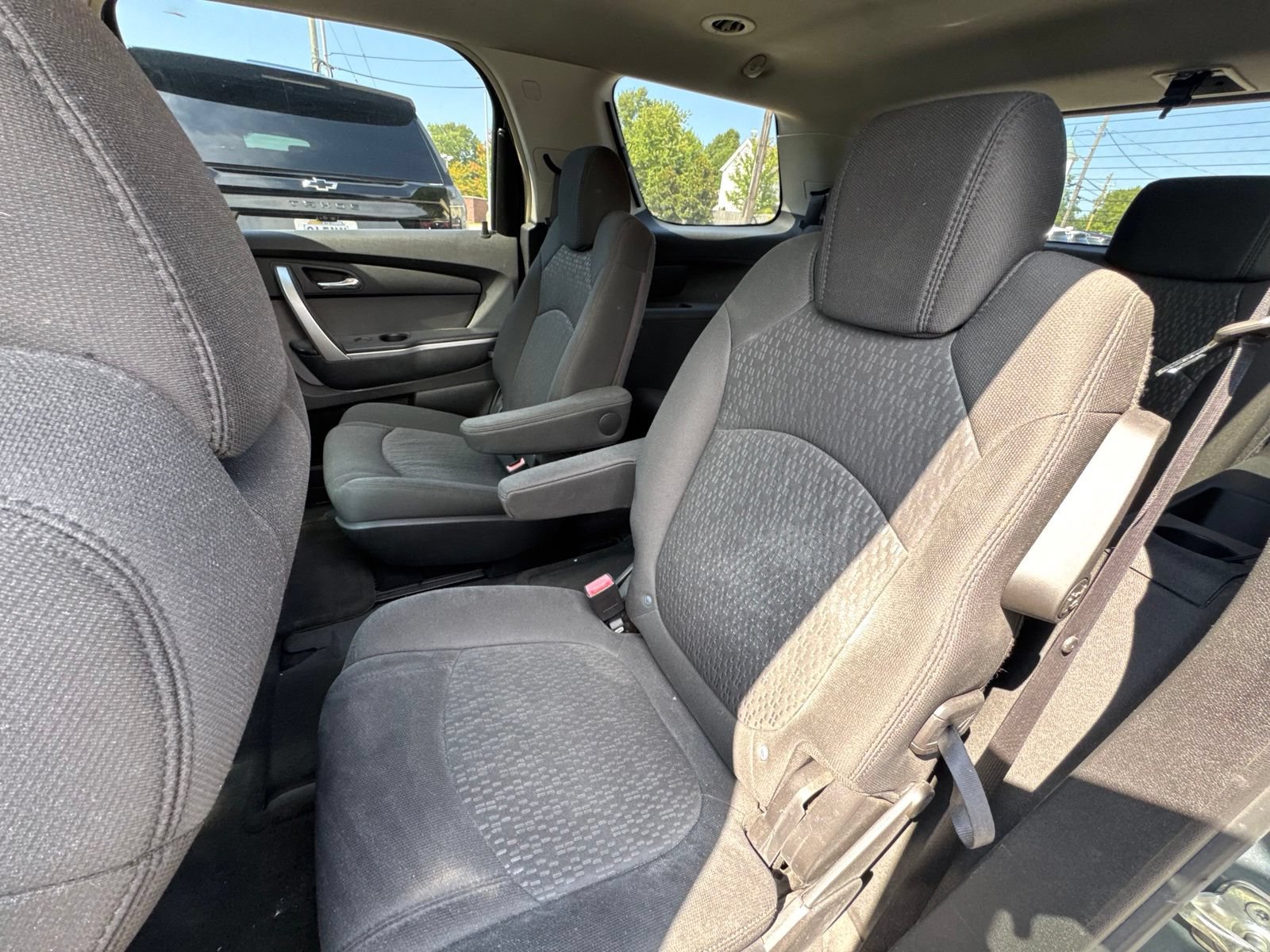 Used 2009 GMC Acadia SLE FWD image 24