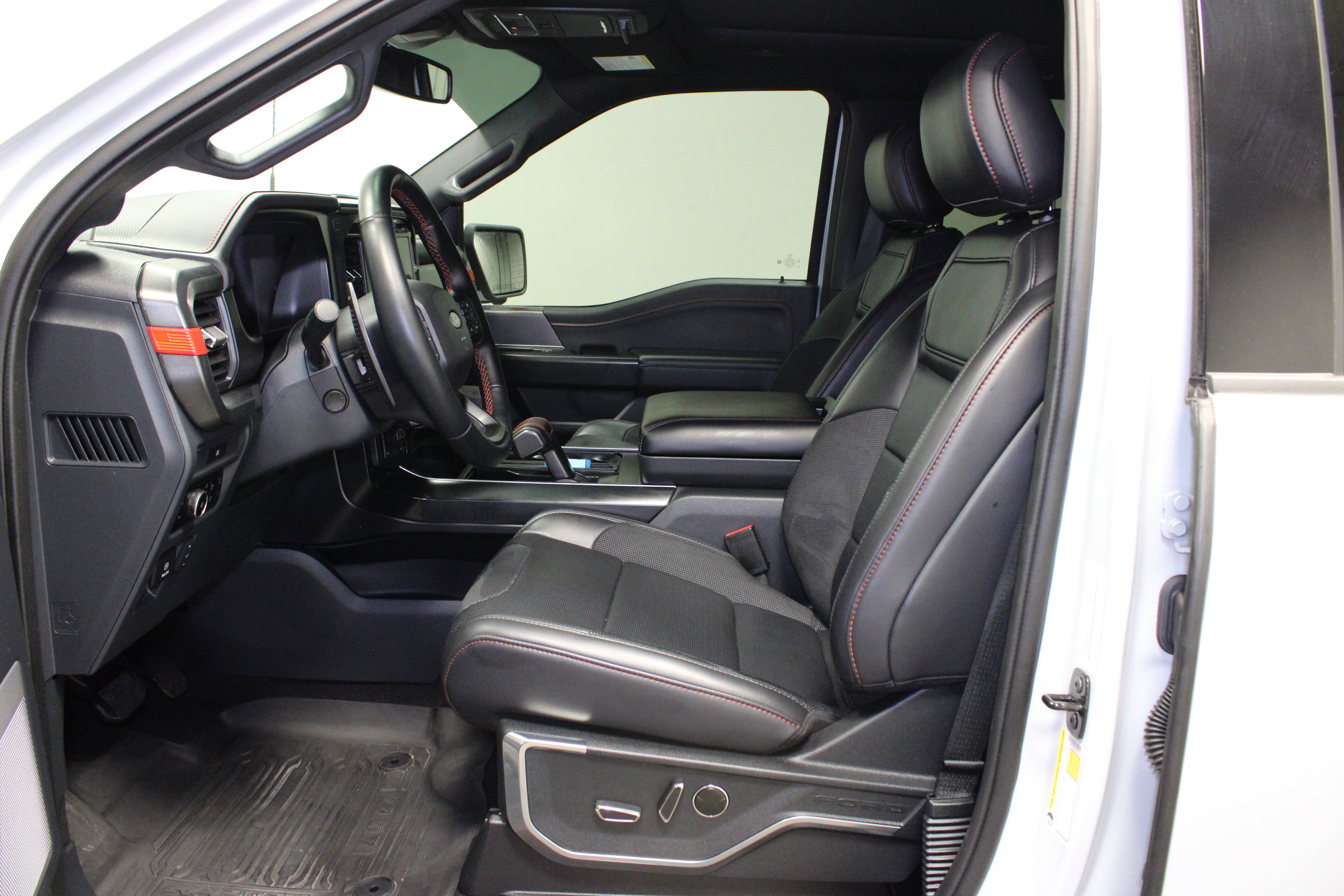 Used 2025 Ford F150 Raptor AWD/4WD image 14