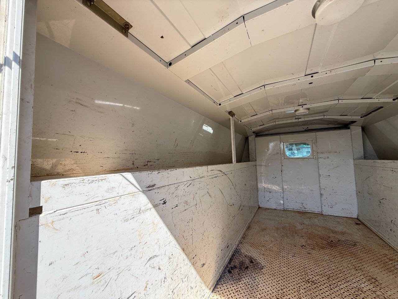 Used 2010 Chevrolet Express 3500 RWD image 32