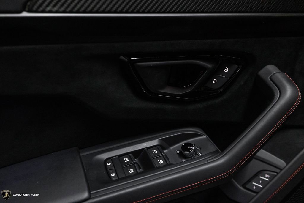 Used 2023 Lamborghini Urus Performante AWD/4WD image 20