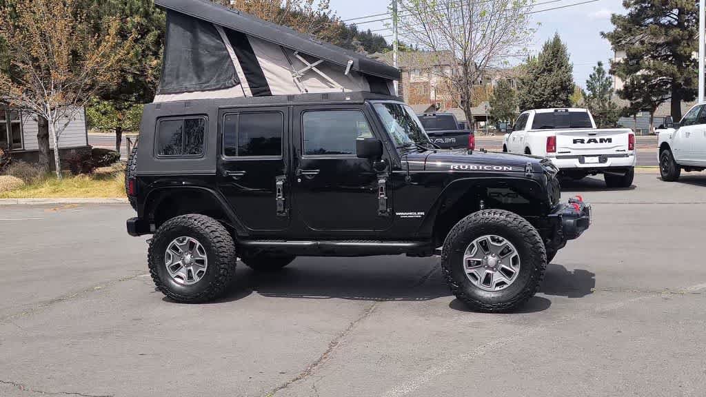 Used 2017 Jeep Wrangler Unlimited Rubicon w/ Connectivity Group AWD/4WD image 2