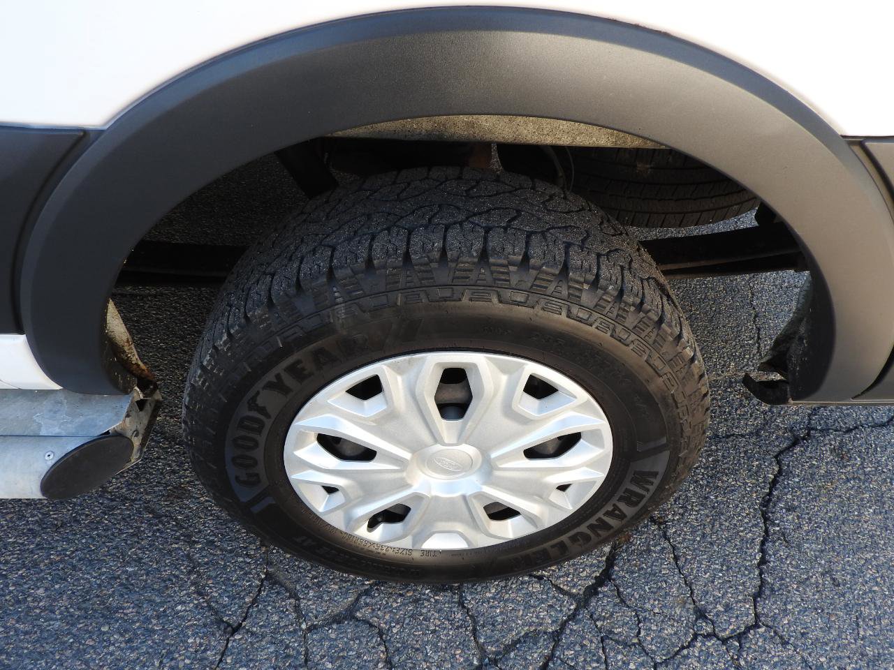 Used 2016 Ford Transit 250 250 Van Low Roof 60/40 Pass.13 w/ Exterior Upgrade Package image 16