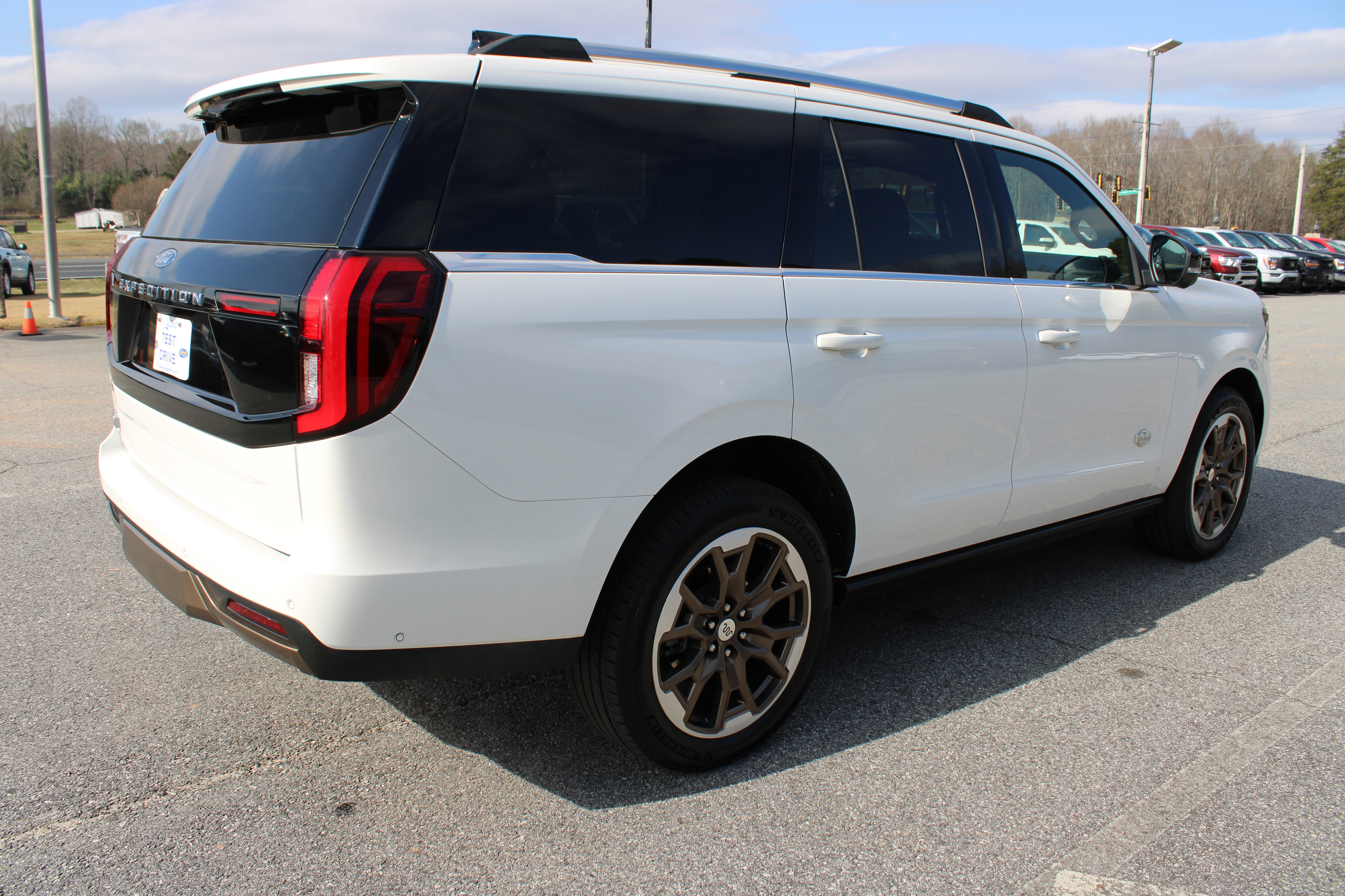 Used 2025 Ford Expedition King Ranch image 6