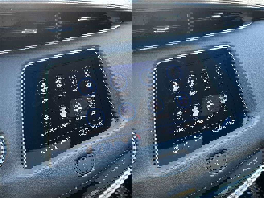 Used 2023 Cadillac XT4 Luxury w/ Cold Weather Package image 19