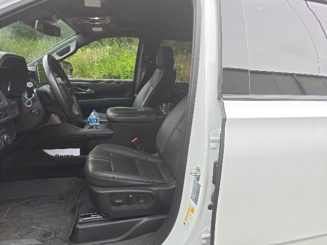 Used 2023 Chevrolet Suburban RST w/ Luxury Package RWD image 10