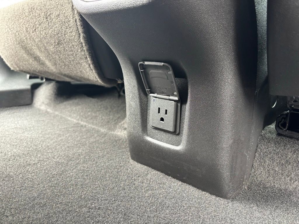 Used 2022 GMC Terrain SLT w/ Elevation Edition image 22