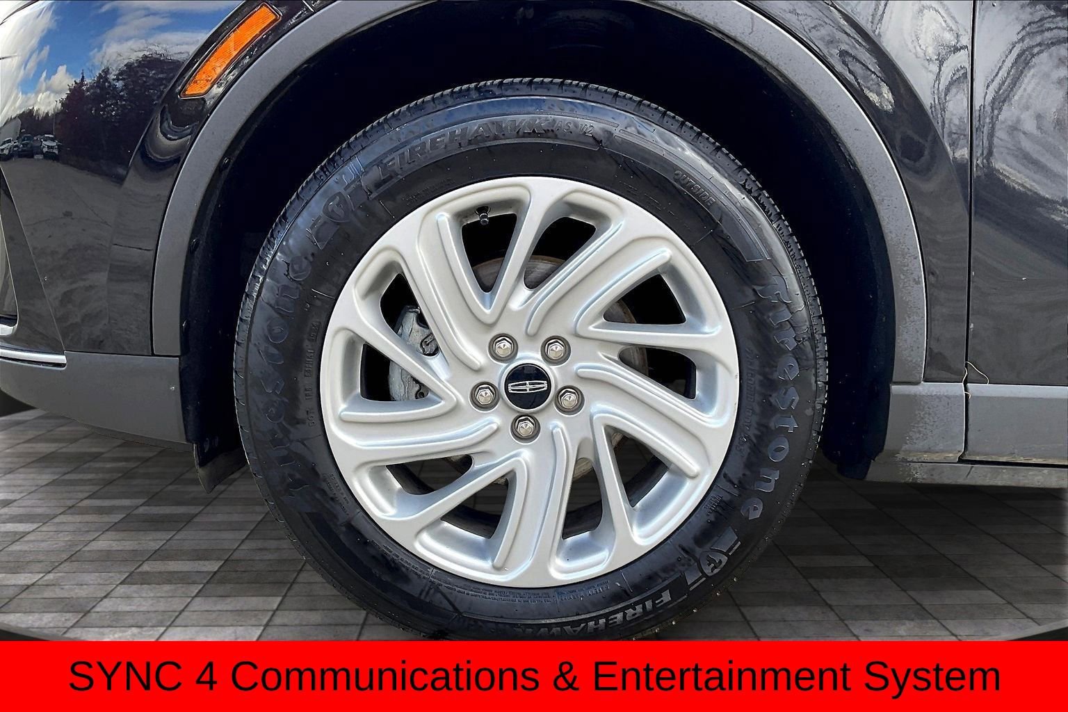 Used 2023 Lincoln Corsair AWD image 11