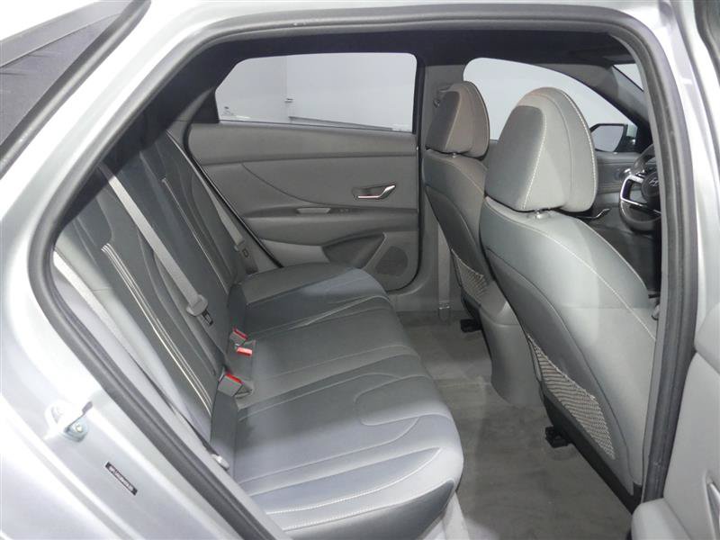 Used 2022 Hyundai Elantra SEL w/ Convenience Package FWD image 28