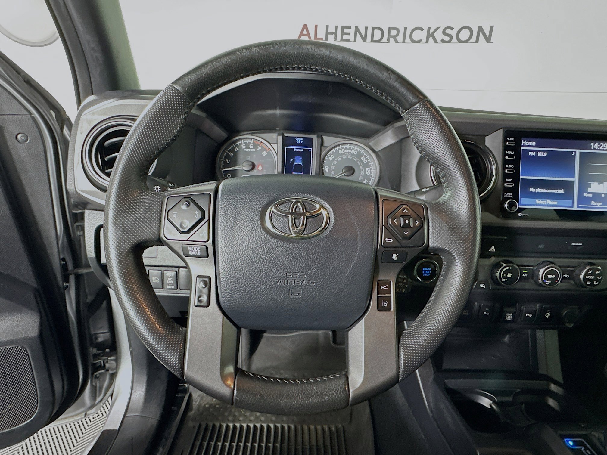 Used 2020 Toyota Tacoma TRD Off-Road w/ Technology Package image 15