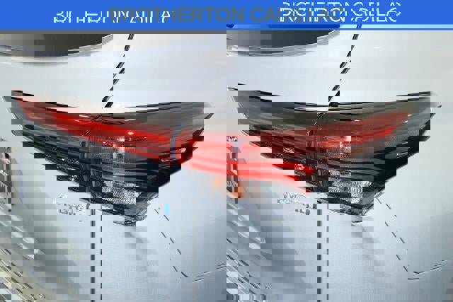 Used 2024 Toyota Highlander Platinum image 13