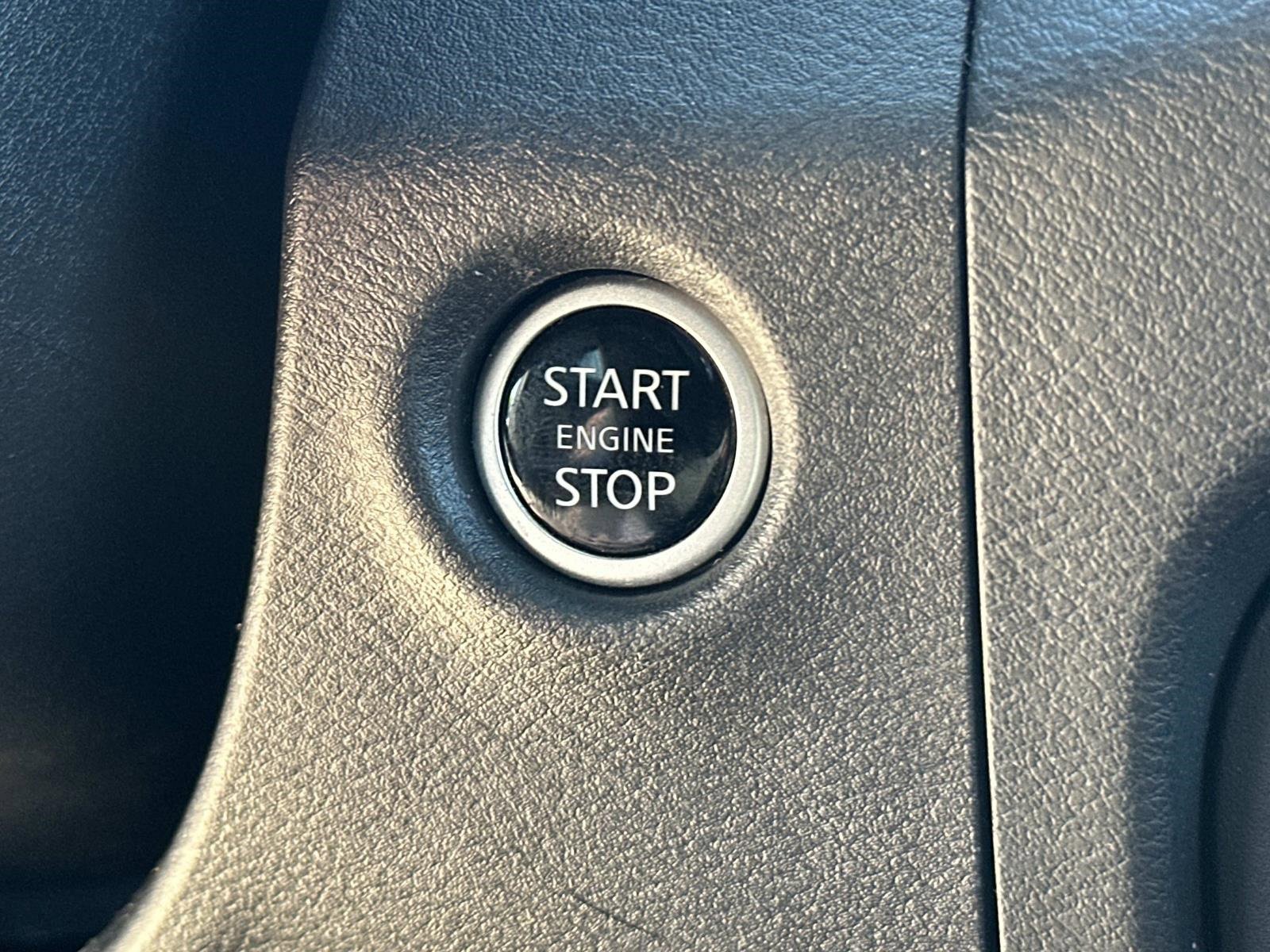 Used 2024 Nissan Frontier PRO-4X w/ Off-Road Protection Package image 17