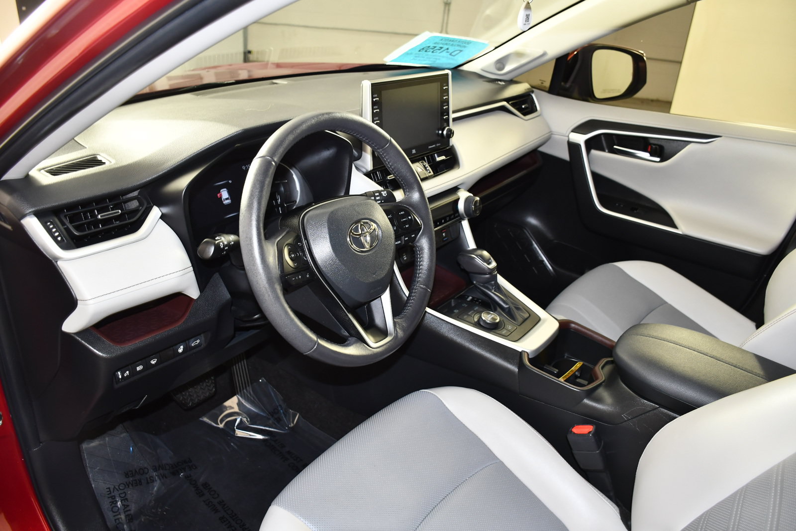 Used 2022 Toyota RAV4 Limited w/ Limited Grade Weather Package AWD/4WD image 2