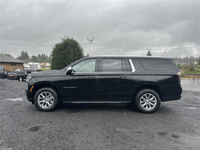 New 2026 Chevrolet Suburban Premier image 2