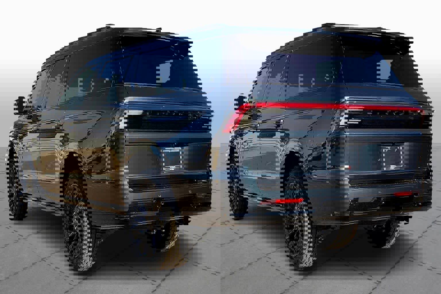 New 2025 Lincoln Navigator L Reserve w/ Jet Appearance Package image 12