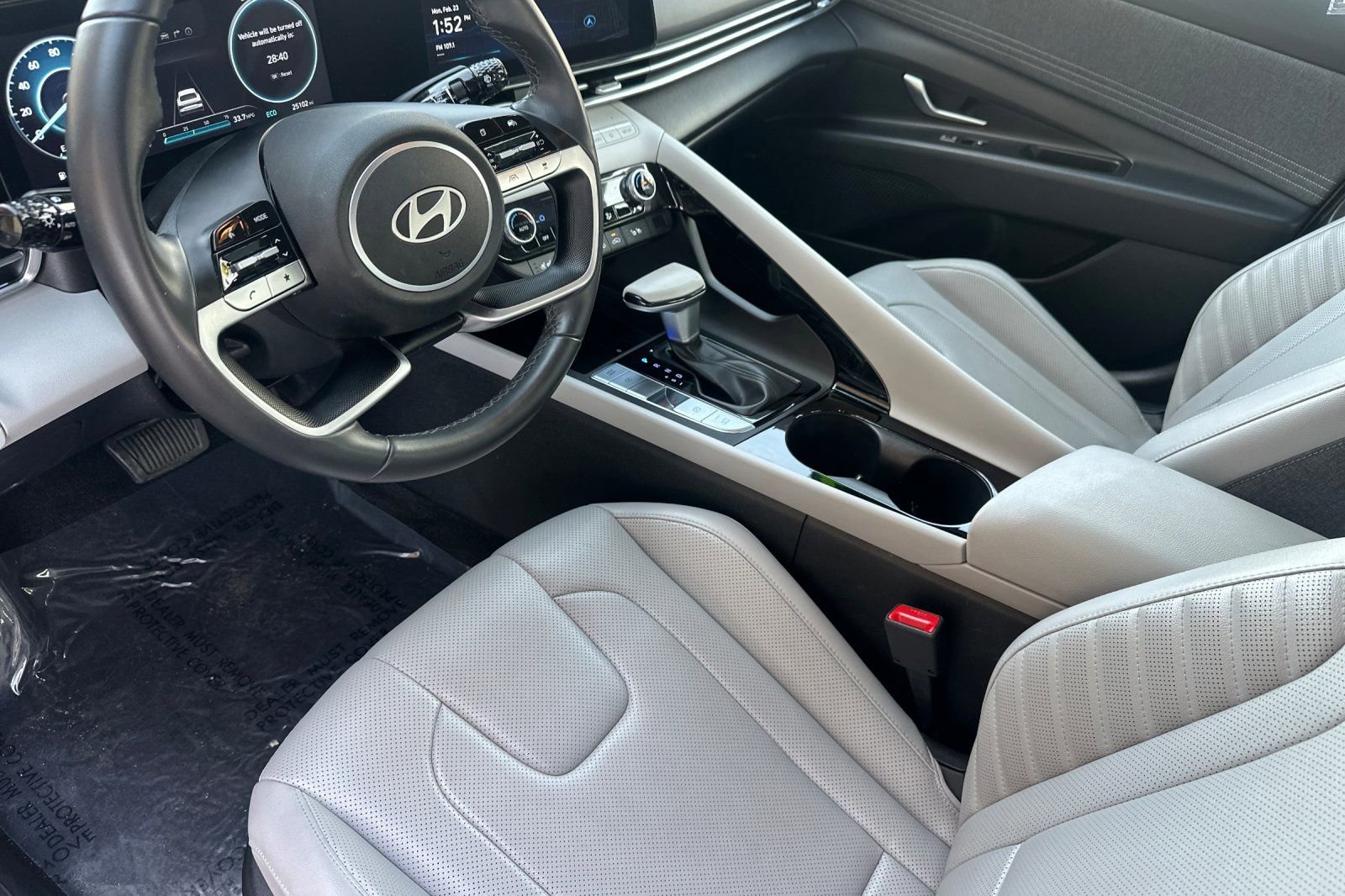 Used 2025 Hyundai Elantra Limited image 10