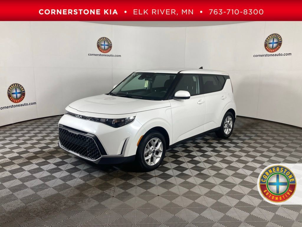 Certified 2025 Kia Soul LX w/ LX Technology Package FWD image 1