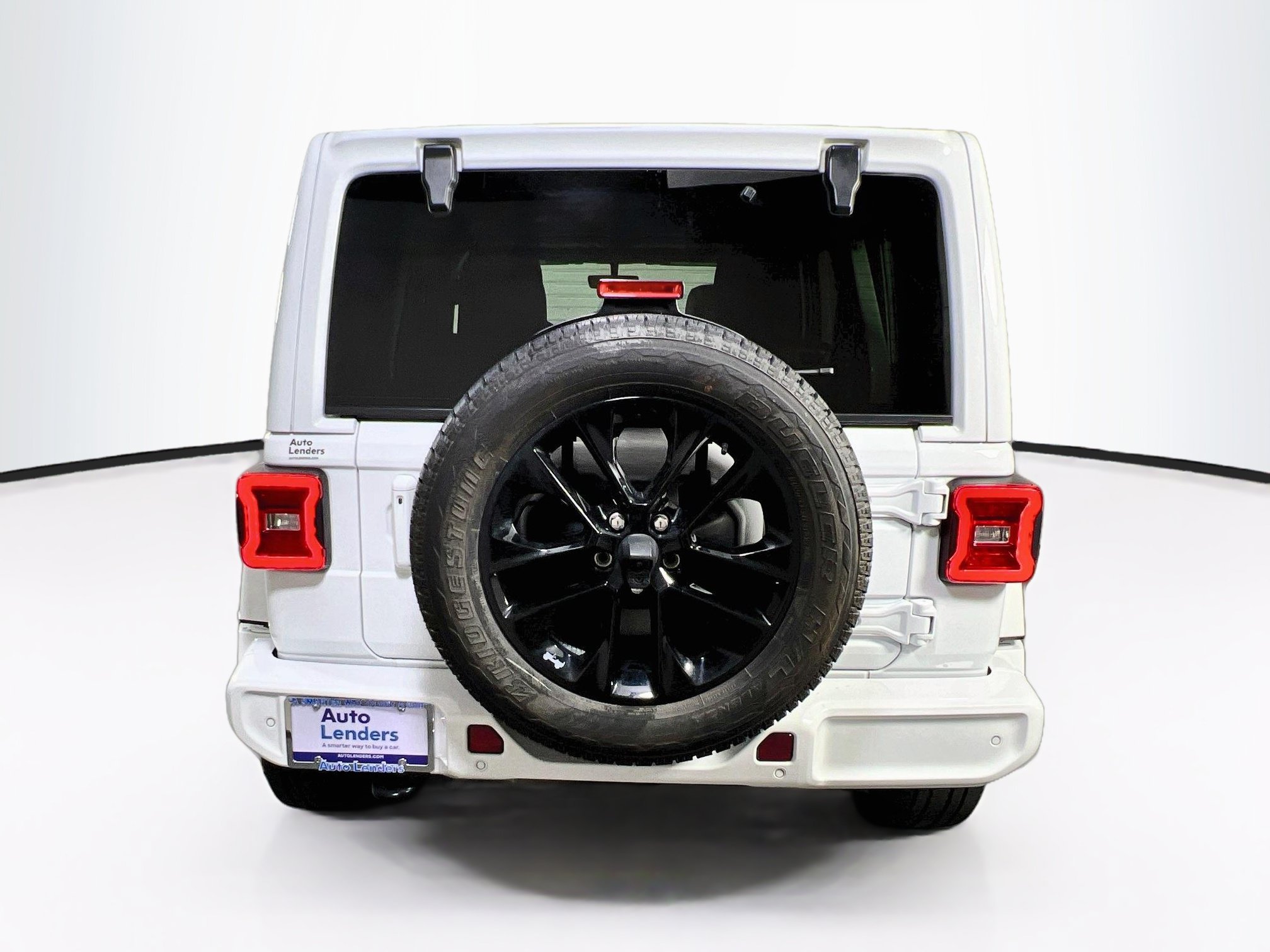 Used 2023 Jeep Wrangler Unlimited Sahara AWD/4WD image 6