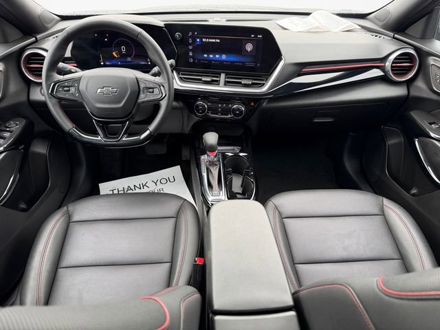 Used 2025 Chevrolet Trax RS w/ Sunroof Package image 10