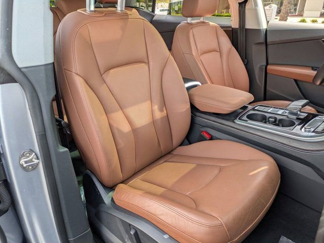 Used 2022 Audi Q8 Premium Plus image 30