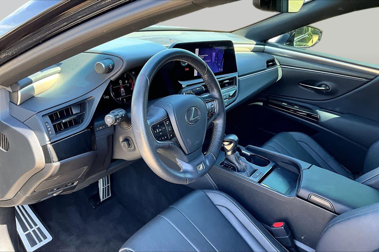 Used 2024 Lexus ES 350 F Sport w/ Accessory Package (Z2) FWD image 18
