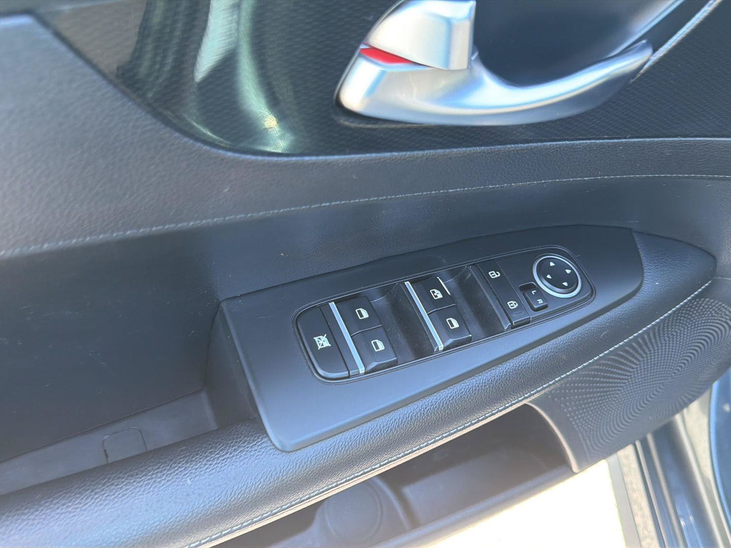 Used 2023 Kia Forte GT-Line FWD image 11