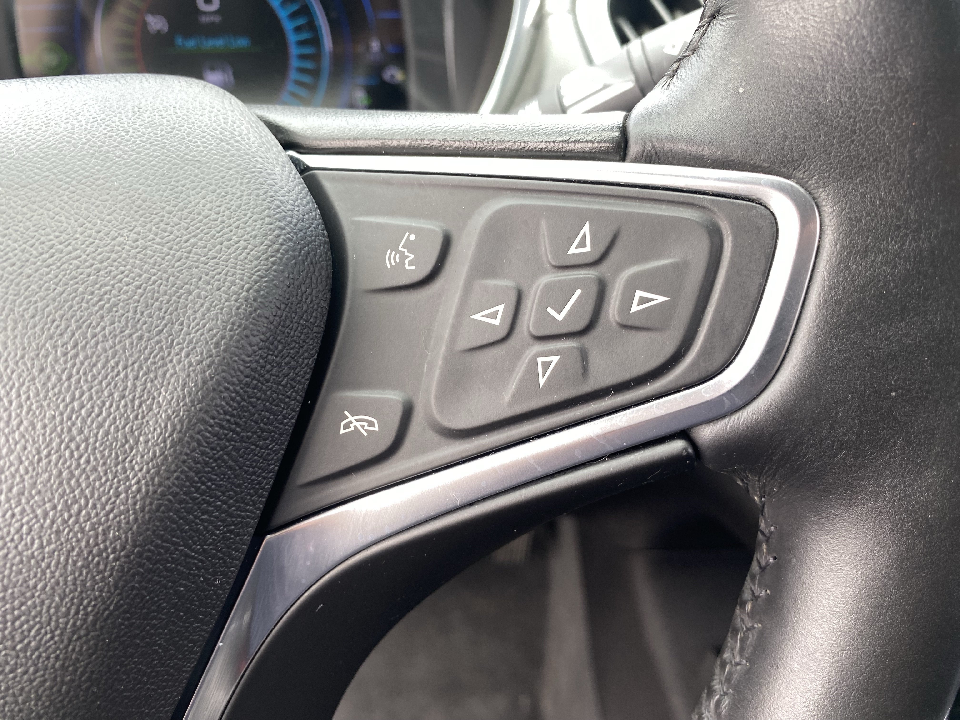 Used 2017 Chevrolet Volt Premier w/ Driver Confidence II Package FWD image 28