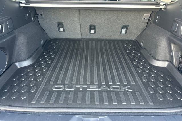Used 2024 Subaru Outback Limited image 17