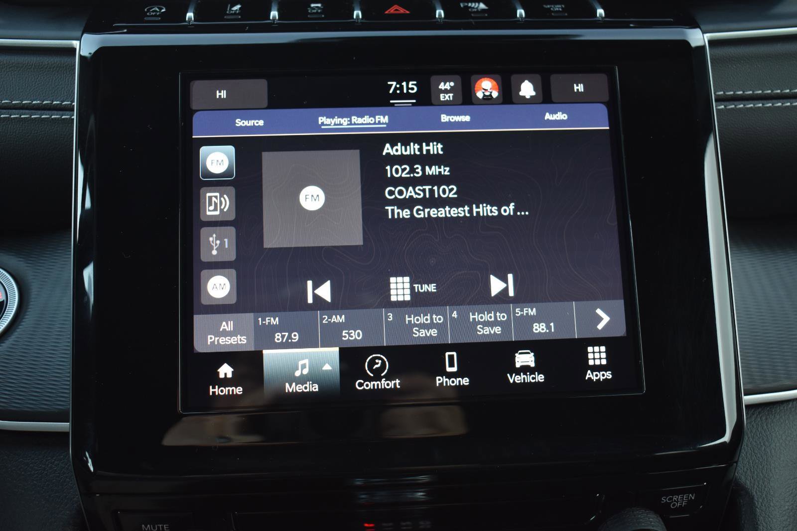 Used 2024 Jeep Grand Cherokee Laredo w/ Trailer Tow Package image 34