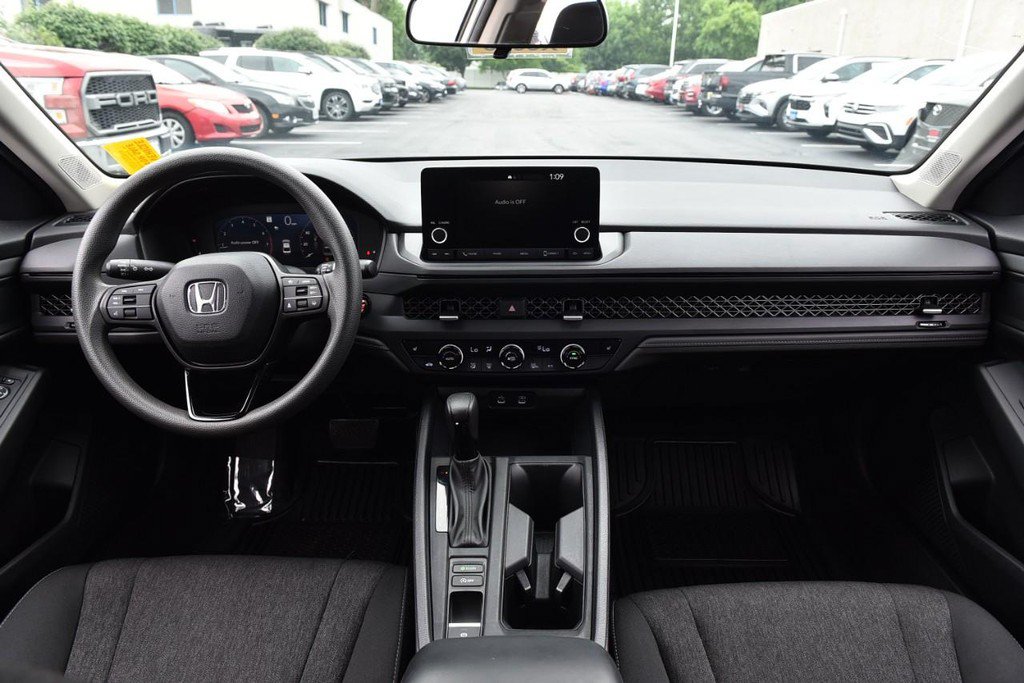 Certified 2023 Honda Accord EX image 7