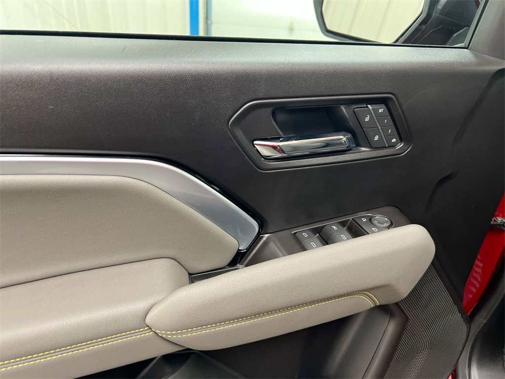 Used 2025 Chevrolet Colorado ZR2 w/ Technology Package image 22