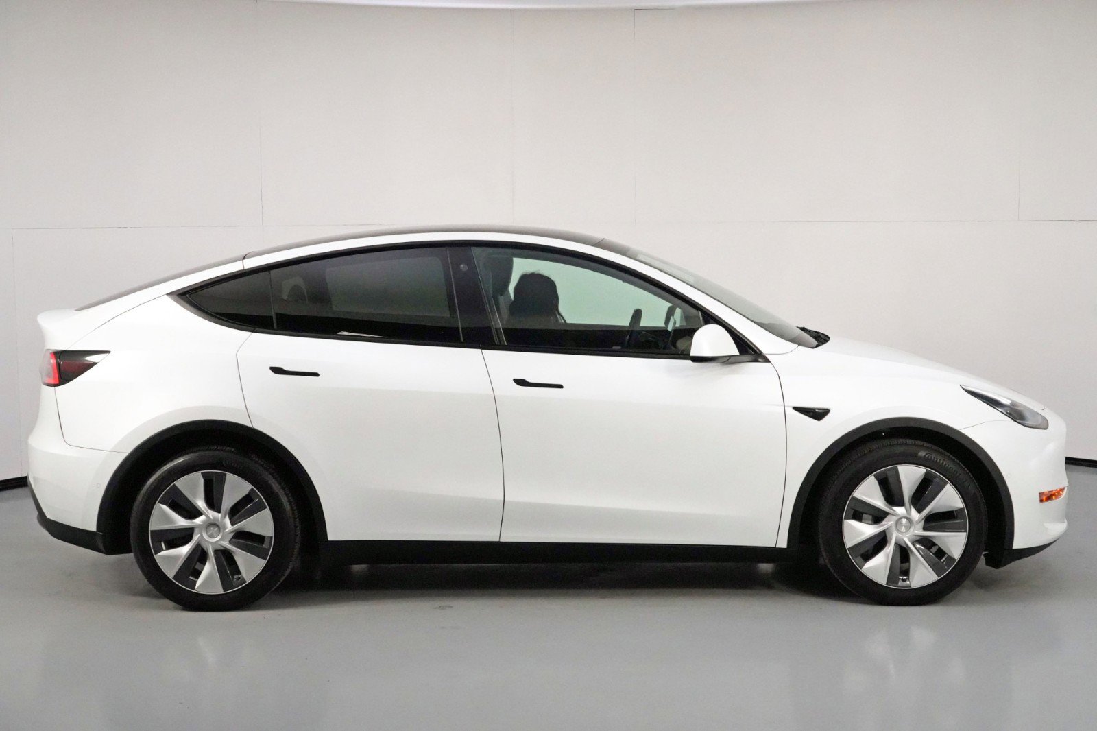 Used 2021 Tesla Model Y Long Range image 53