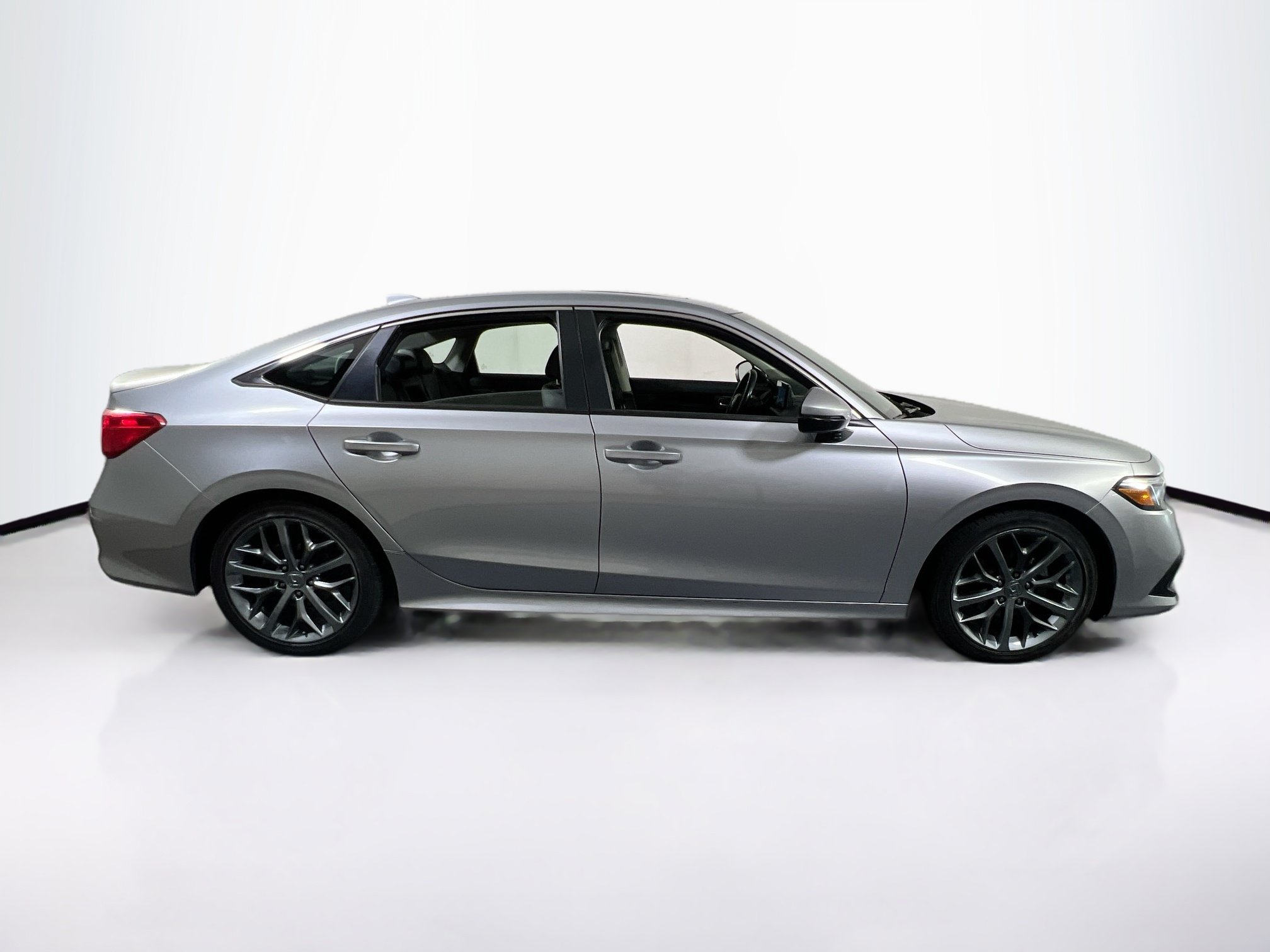 Used 2023 Honda Civic Touring image 4