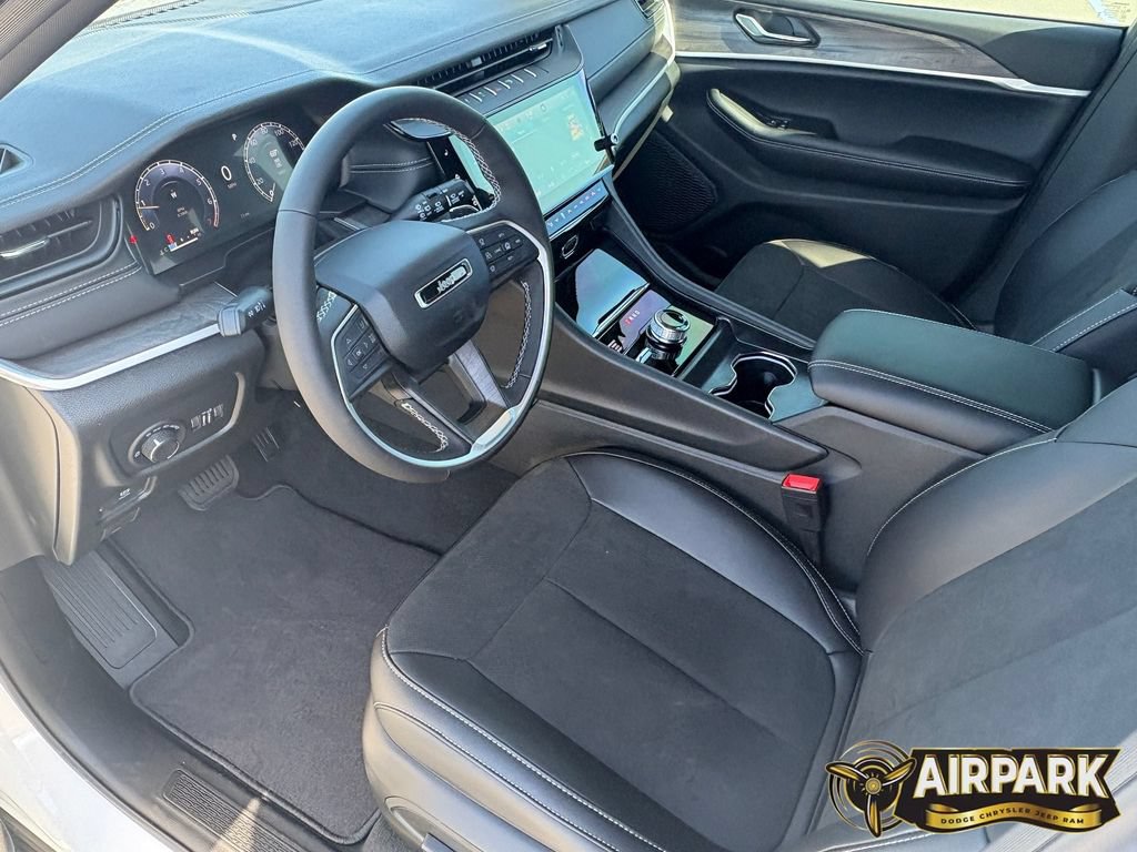 New 2026 Jeep Grand Cherokee Altitude AWD/4WD image 15