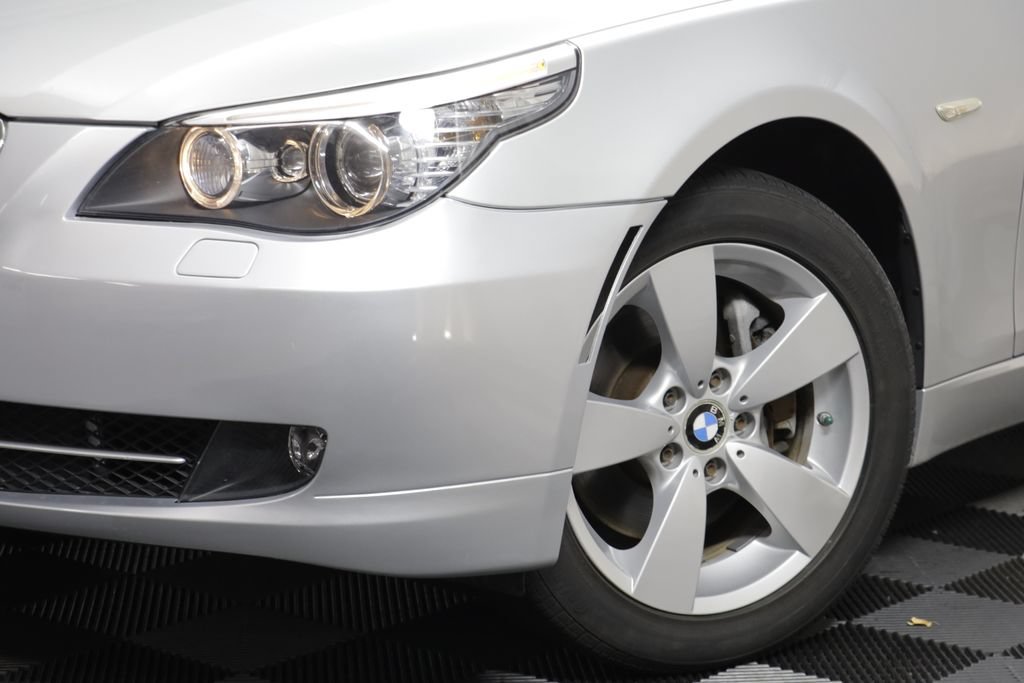 Used 2008 BMW 528xi Sedan AWD/4WD image 3