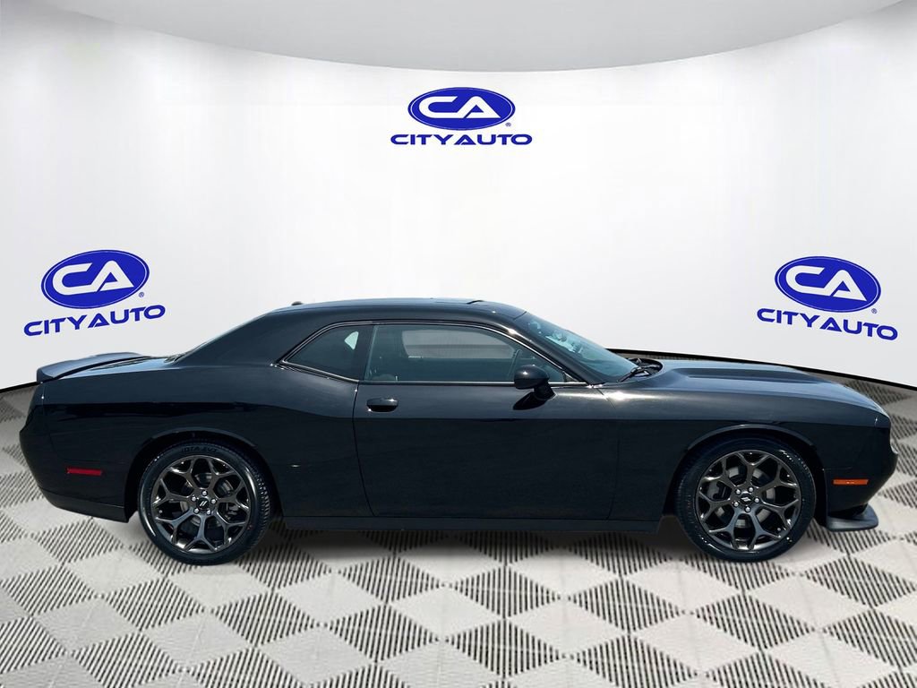 Used 2022 Dodge Challenger GT RWD image 2